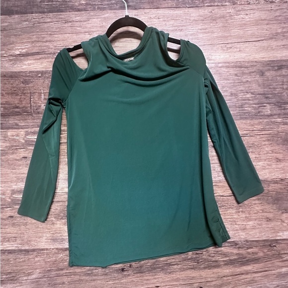 Michael Kors Green 3/4 Sleeve Crew Neck Blouse with Cut Out - Picture 3 of 7